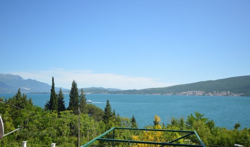 330.000 EURO 4+1 for Sale Villa with Panoramic Seaview in Bijela Montenegro